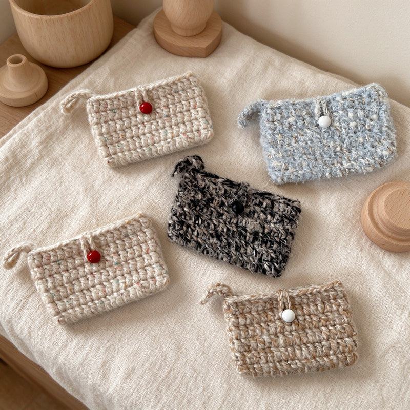 Crochet Card Pouch with Mixed-Yarn Texture