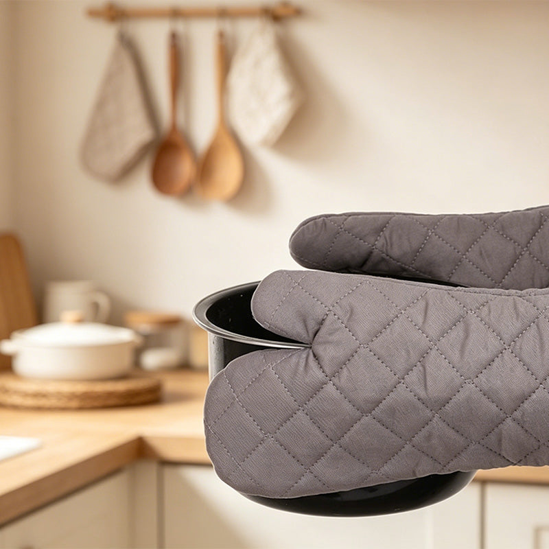 CouldNook Quilted Oven Mitt & Pot Holder Set - Kitchen Resistant Cooking Accessory
