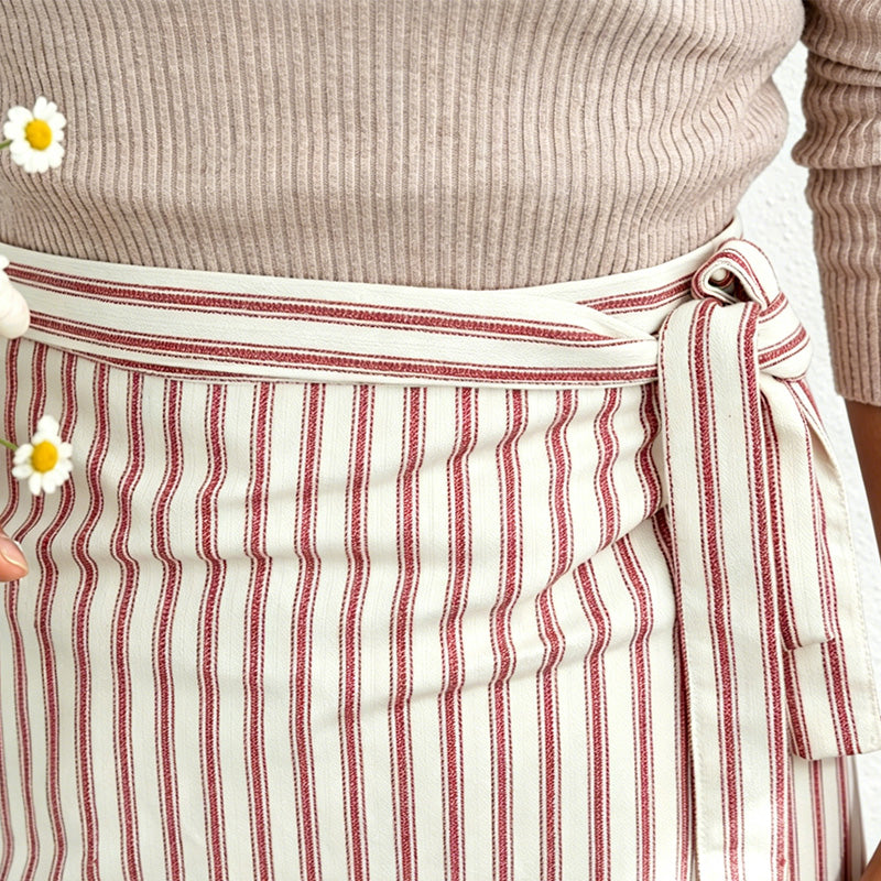 CouldNook Aesthetic Half-Body Apron - Artistic Cotton Home Apron