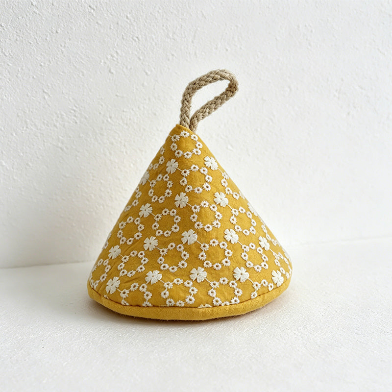 CouldNook Triangular Pot Handle Cap - Aesthetic insulated Kitchen Grip