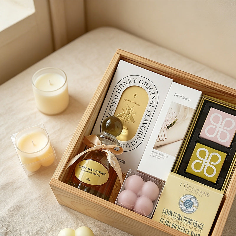 CouldNook Textured Scent Variant Candle - Warm Room Detail