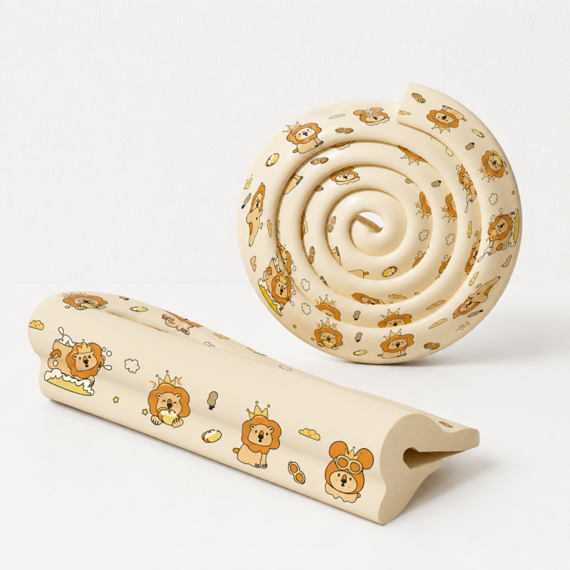 CloudNook L-Shaped Edge Guard-Thickened Removable Crown Lion Print