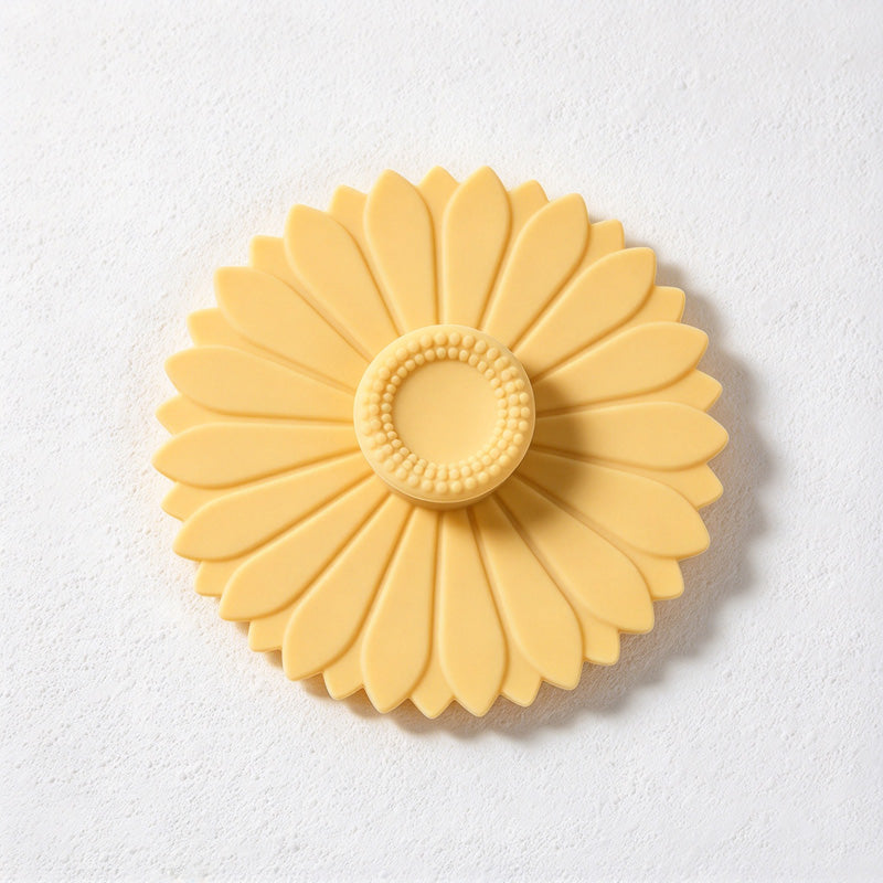 CouldNook Flower Silicone Cup Lid - Petal Outline And Raised Center
