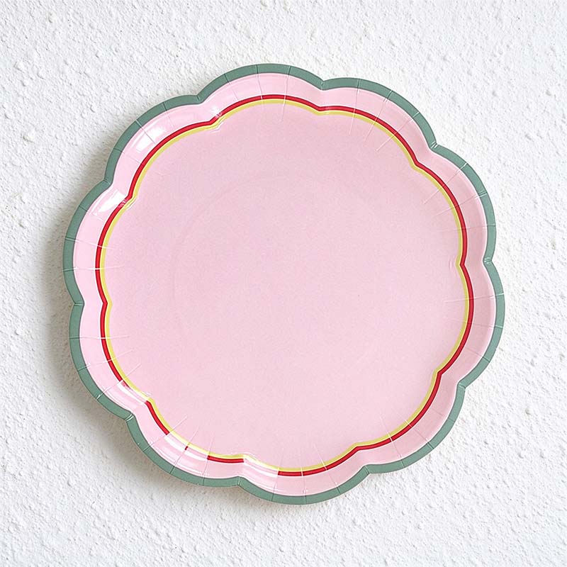 CouldNook Scalloped Paper Plates - Gingham Checks Or Colored Borders