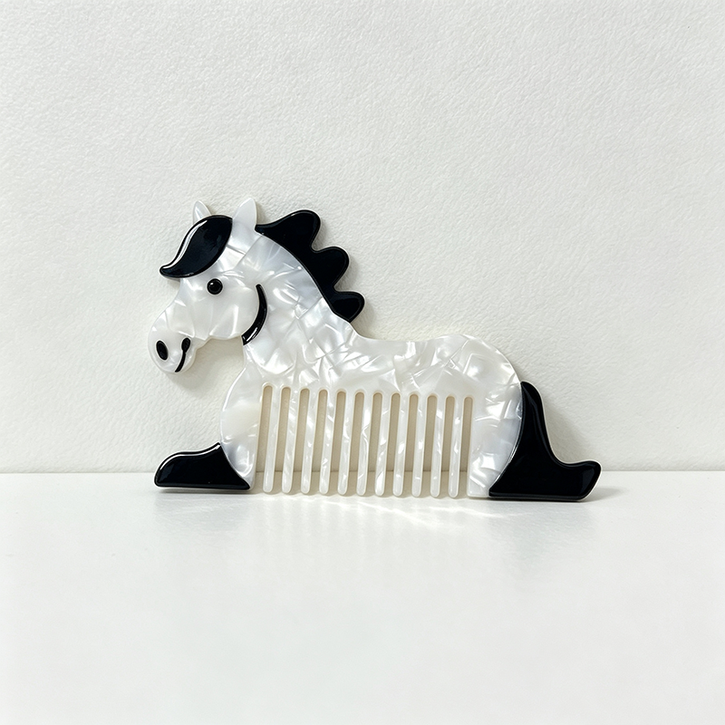 CouldNook Horse Shape Hair Comb - Visible Tooth Profile