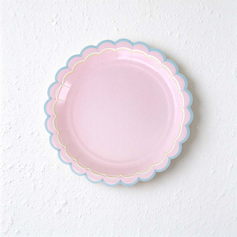 CouldNook Scalloped Paper Plates - Gingham Checks Or Colored Borders