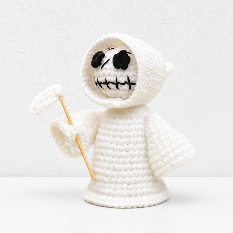 CouldNook Halloween Yarn Reaper Doll - Hooded Figure and Props