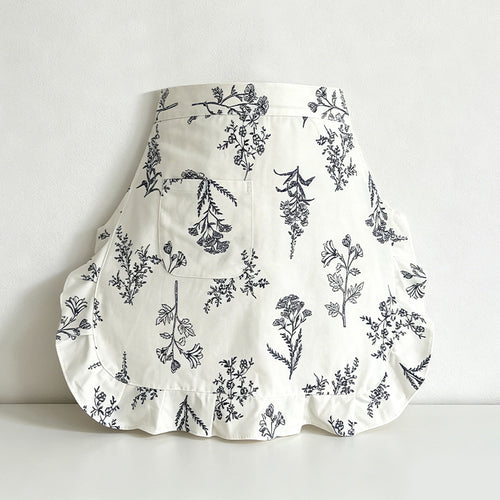 CouldNook Aesthetic Plaid Cotton Apron - Artistic Half-Length Home Apron