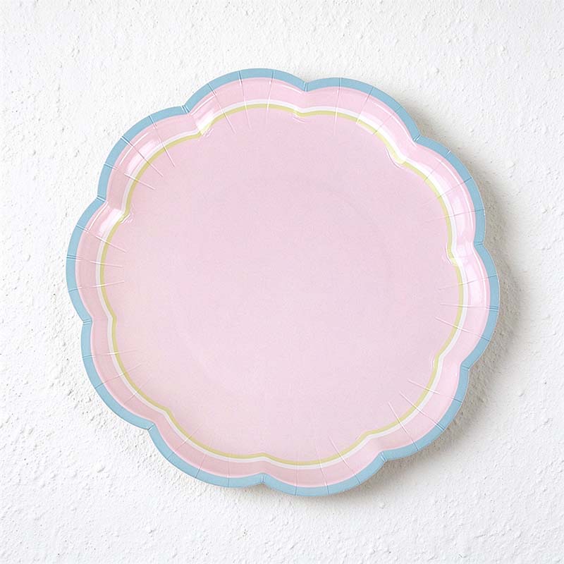 CouldNook Scalloped Paper Plates - Gingham Checks Or Colored Borders