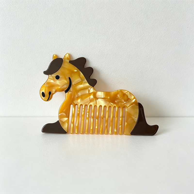 CouldNook Horse Shape Hair Comb - Visible Tooth Profile
