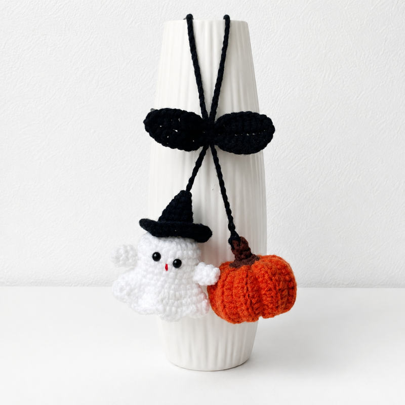 CouldNook Yarn Ghost Hanging Ornament - Pumpkin Pairs and Witch Hats