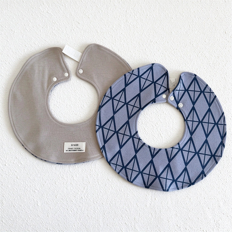 Reversible Round Baby Bib with Adjustable Snaps