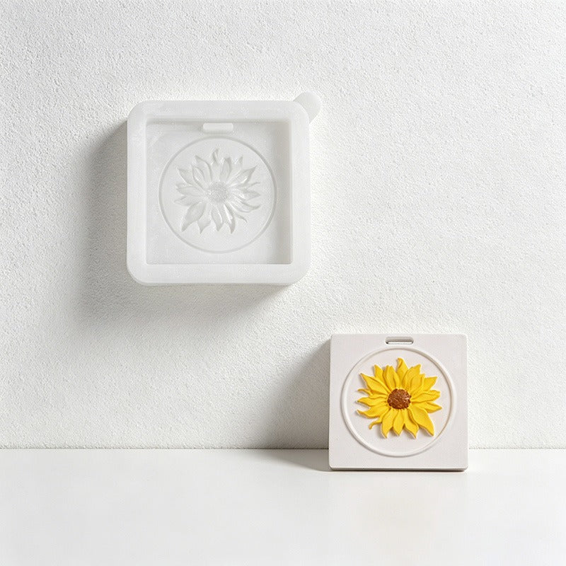 CouldNook 3D Floral Relief Pendant Silicone Mold - DIY Aromatherapy Wax & Plaster