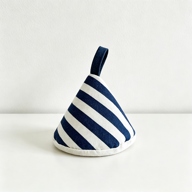 CouldNook Triangular Pot Holder - Kitchen Heat Accent