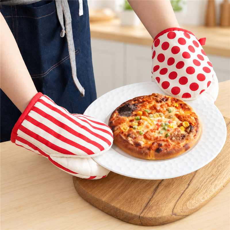 Oven Mitt with Stripes or Polka Dots