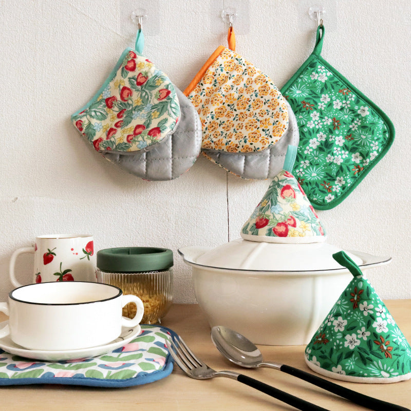 CouldNook Cotton Oven Mitt & Pot Holder - Cute Strawberry Cottagecore Decor