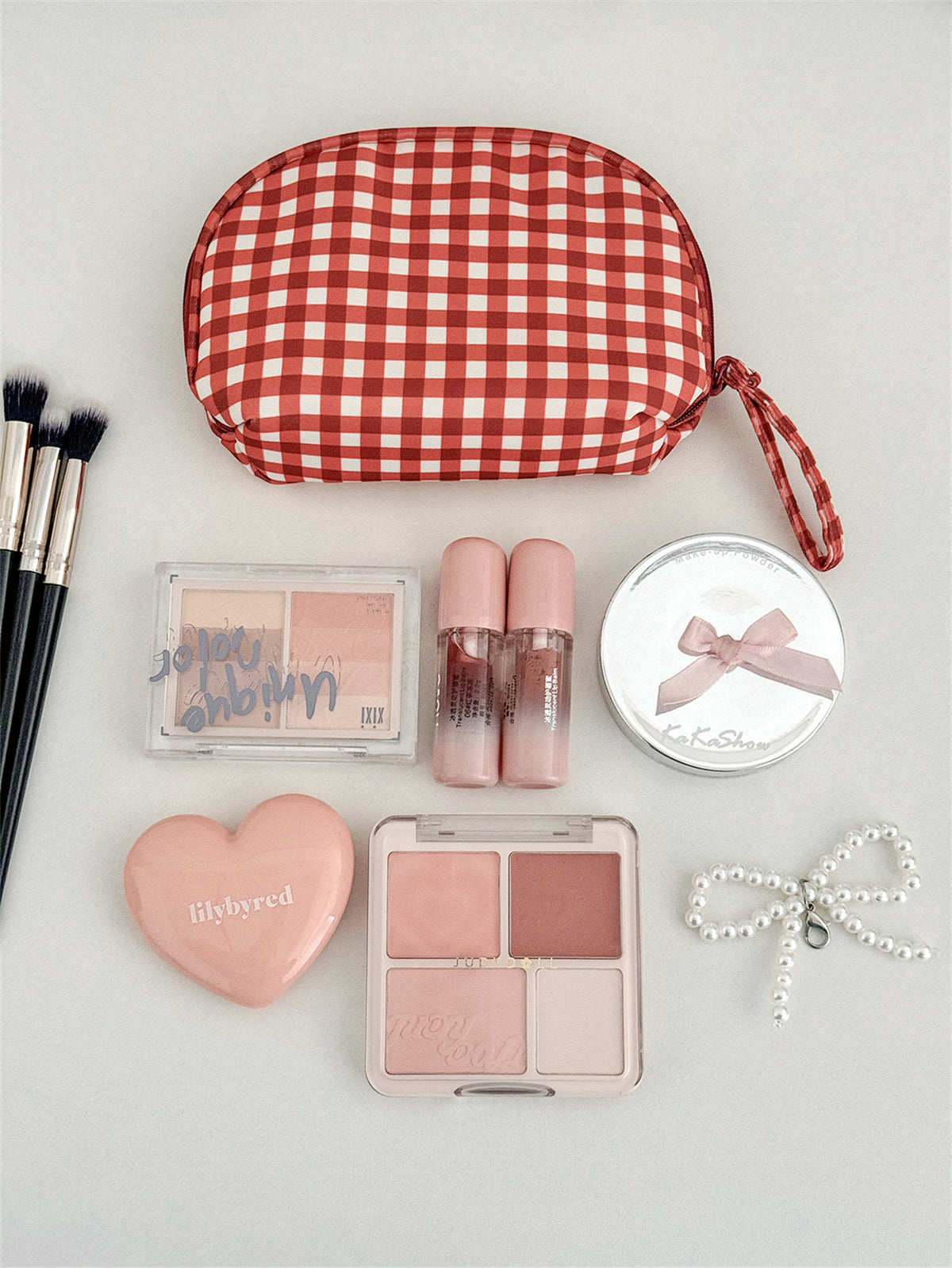 CouldNook Gingham Clamshell Pouch - Curved Zipper And Inner Pockets