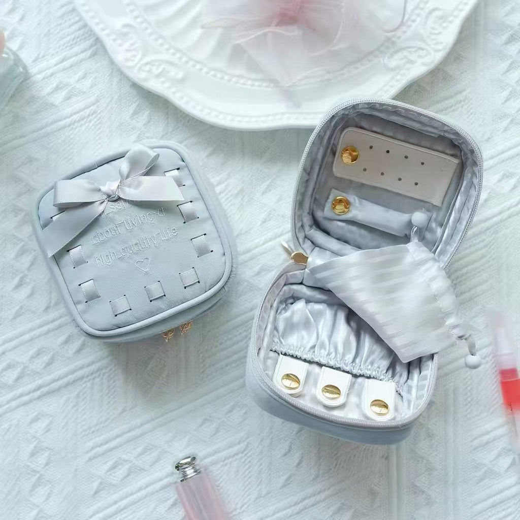 CouldNook Bow Jewelry Case - Ribbon Border And Inner Fastenings