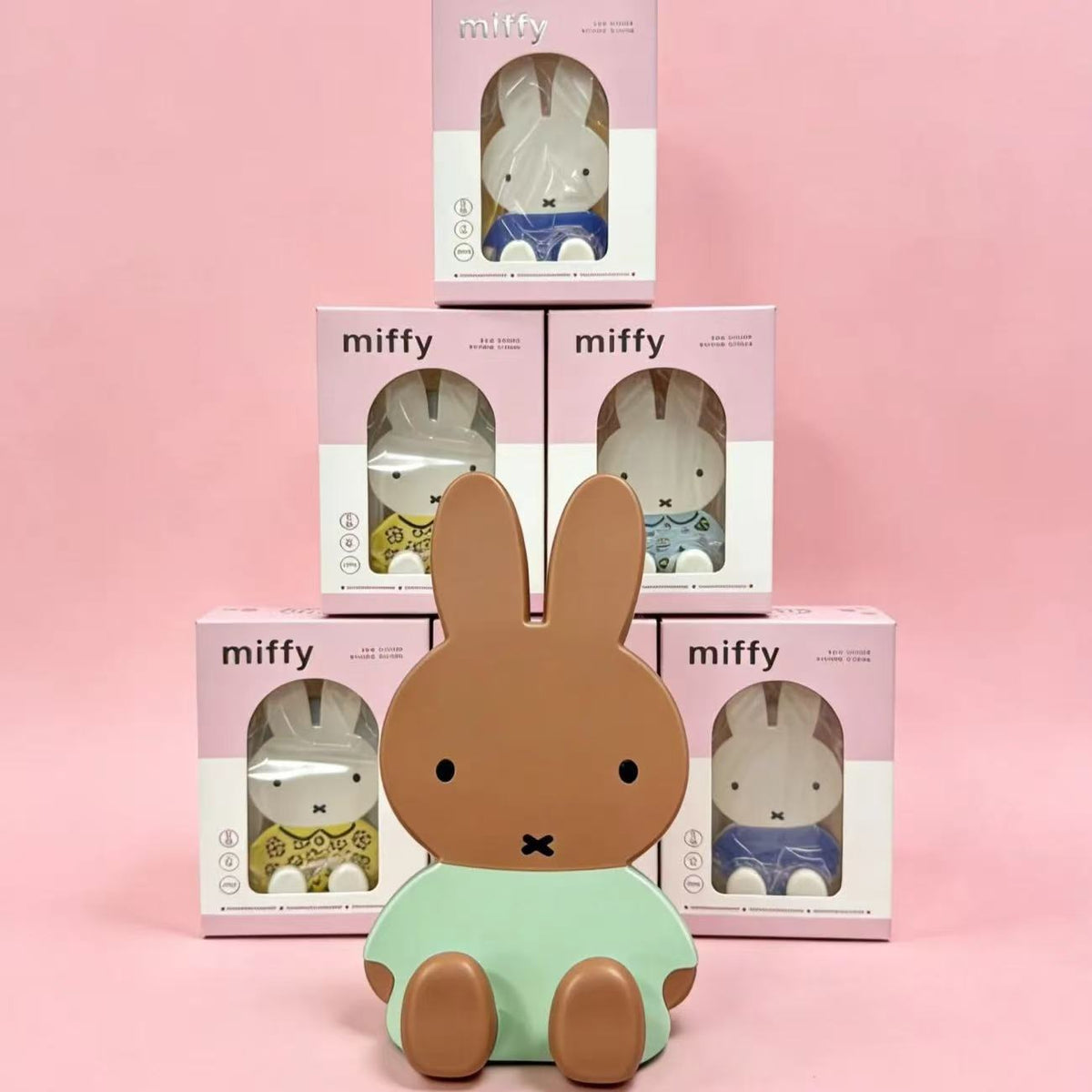 CouldNook Character Rabbit Phone Holder - Desk Viewing Stand