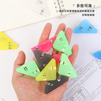 CouldNook Paper Corner Clip - Triangular Shape And Rounded Colored Panels