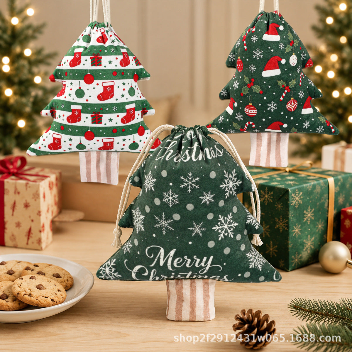 CouldNook Christmas Tree Gift Bag - Drawstring Closure And Printed Fabric