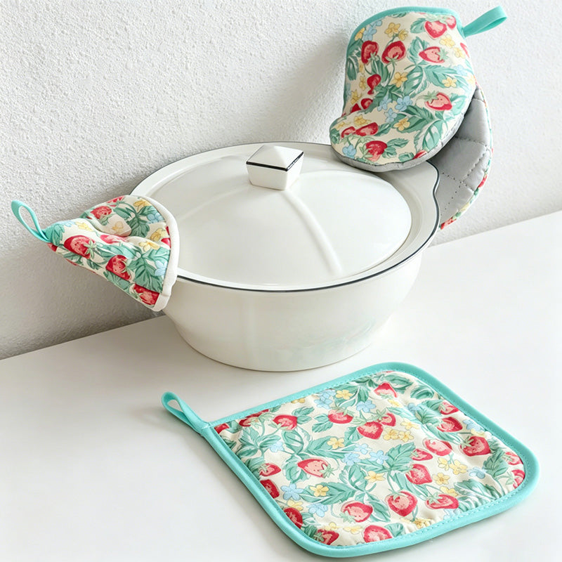 CouldNook Cotton Oven Mitt & Pot Holder - Cute Strawberry Cottagecore Decor