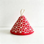 CouldNook Daisy Lid Grip - Padded Triangular Pot Handle Cover